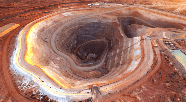 Freeport-McMoRan Shares Drop Following Fatal Mine Incident and Production Adjustments
