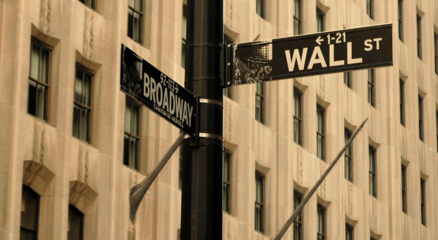 Dow Jones, S&P, Nasdaq, U.S. Stock Futures Slip as Trump Critiques Powell Ahead of Key Central Bank Gathering