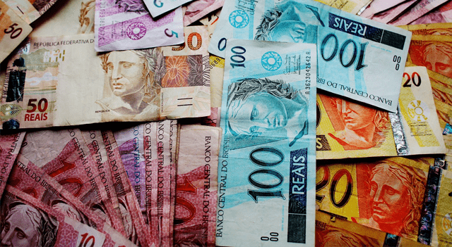 UBS Highlights Opportunities in Emerging Market Currencies Amid Dollar Fluctuations