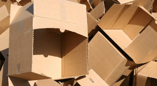 Smurfit Westrock Shares Slip as Mondi Profit Warning Hits Paper and Packaging Stocks