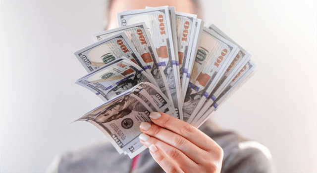 Dollar Under Pressure as September Rate-Cut Bets Intensify