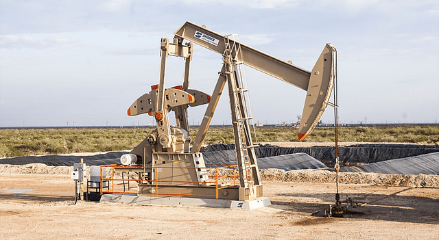 Oil Prices Gain as U.S. Stockpiles Drop Sharply