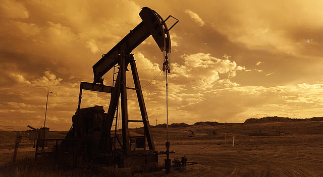 Oil Edges Up on U.S. Stock Drop as Russia-Ukraine Talks Stir Market Speculation