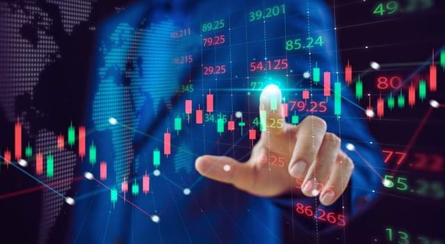 Dow Jones and S&P 500 Futures Retreat from Record Highs as Market Forecasts Fed Rate Cut Path