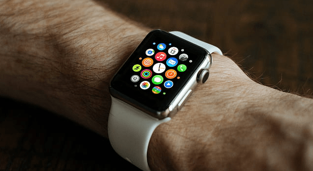 Meta Unveils New WhatsApp App for Apple Watch