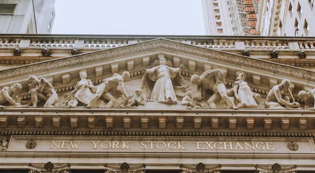 Dow Jones, S&P 500 and Nasdaq Futures Point Higher as Tech Stocks Lead Gains Ahead of Holiday-Shortened Week