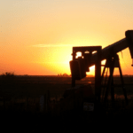 Oil Near $100 Viewed as Manageable for U.S. Economy, Capital Economics Says