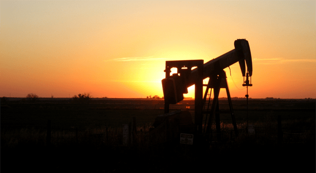 Oil slips modestly as markets await U.S.–Iran negotiations