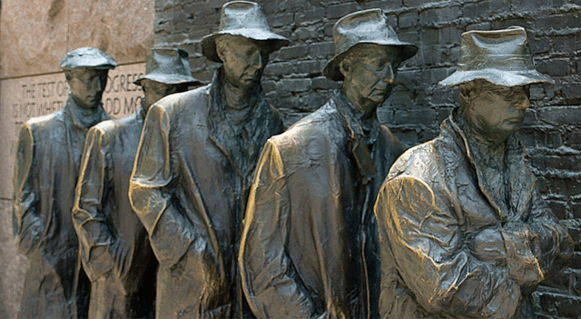 U.S. weekly jobless claims tick up slightly above expectations