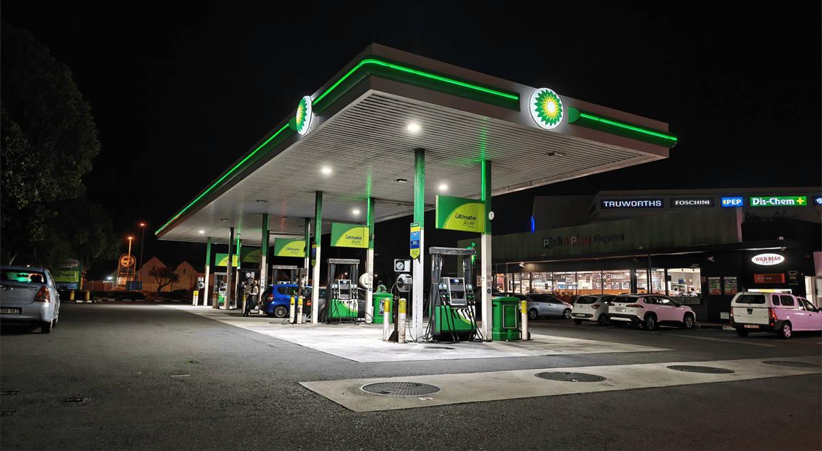 Former BP Chairman Manifold Rejects Misconduct Allegations After Sudden Exit (BP)