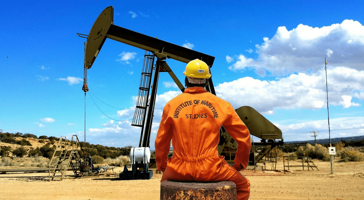 Oil Prices Climb as Renewed U.S.-Iran Strikes Raise Supply Concerns