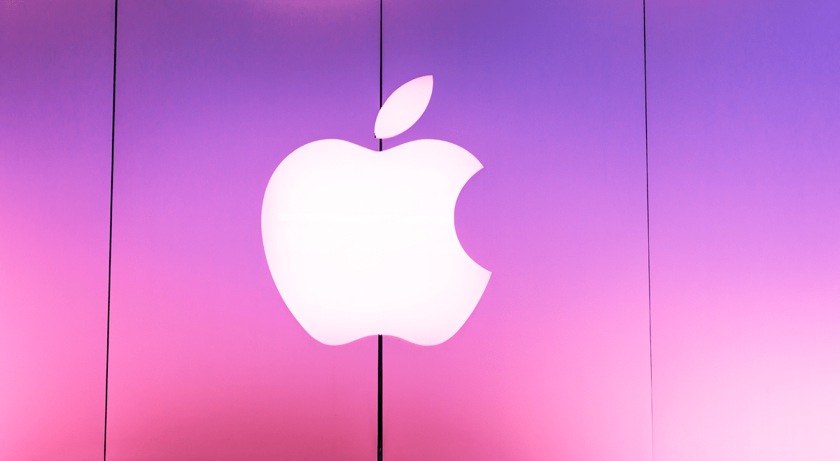 Bernstein Sees AI-Driven Growth Opportunities for Apple Ahead of WWDC 2026 (AAPL)