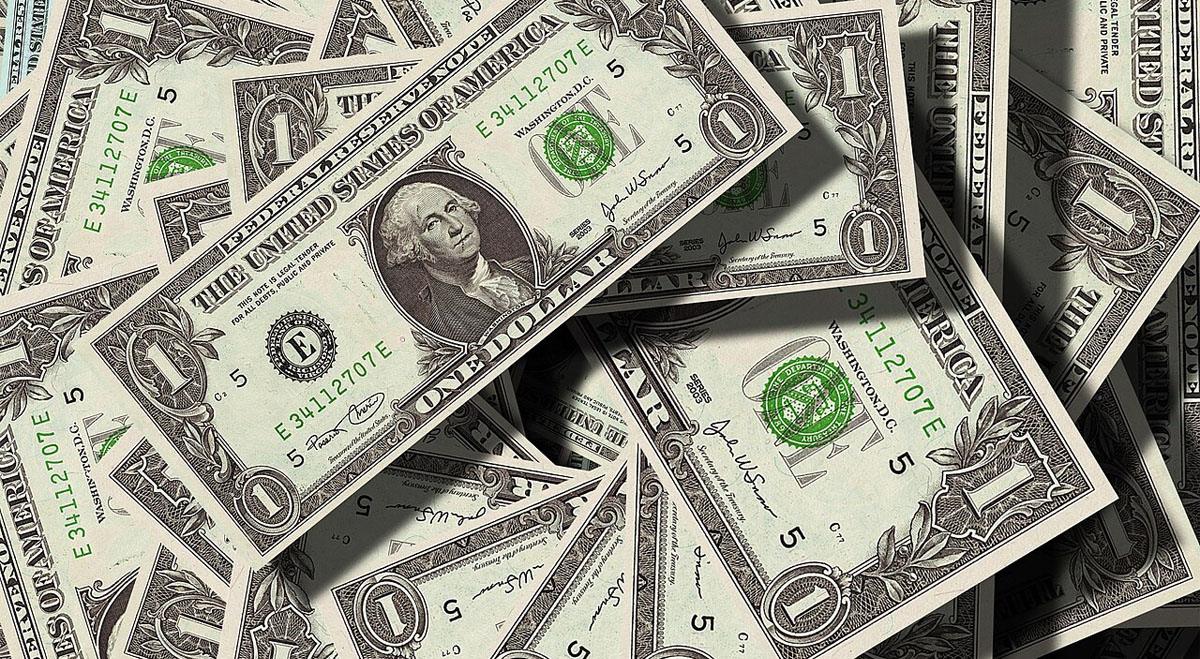 Dollar Strengthens as Markets See Hawkish Signals in Fed Decision