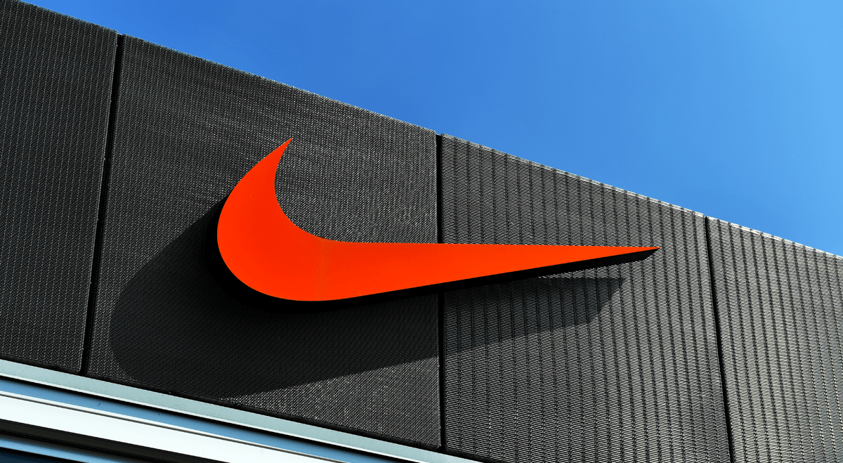 Nike Shares Ease After Evercore Cuts Rating and Lowers Price Target (NKE)
