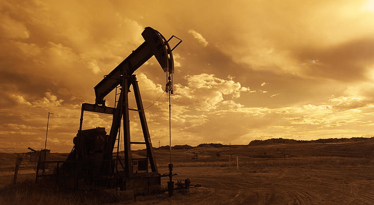 Oil Holds Near Recent Lows as Markets Monitor Progress in U.S.-Iran Talks