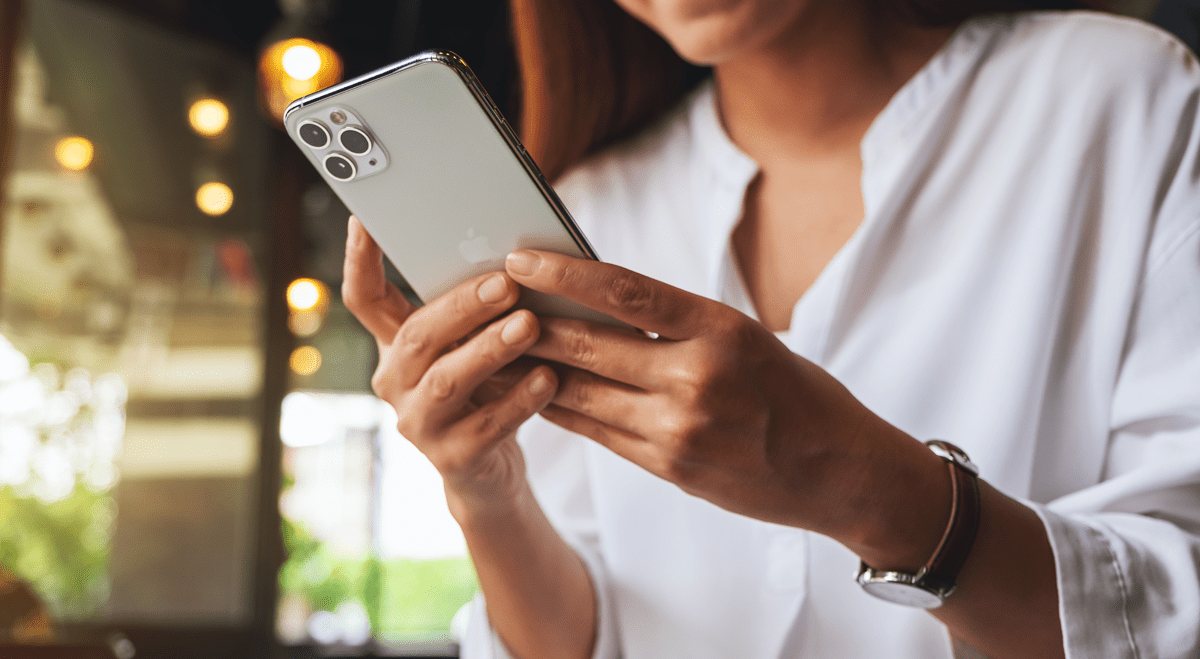 Goldman Sachs Cuts Global Smartphone Shipment Forecasts for 2026-28