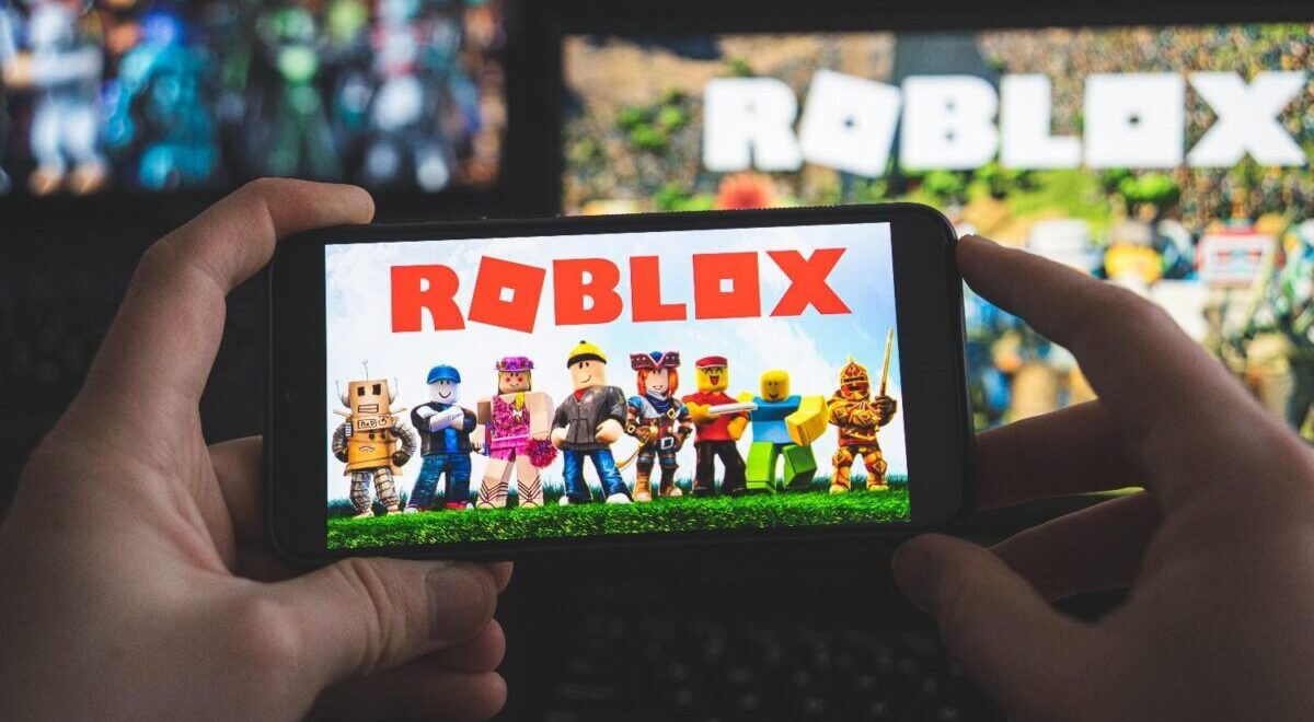 Roblox stock plunges 27% after weak bookings forecast