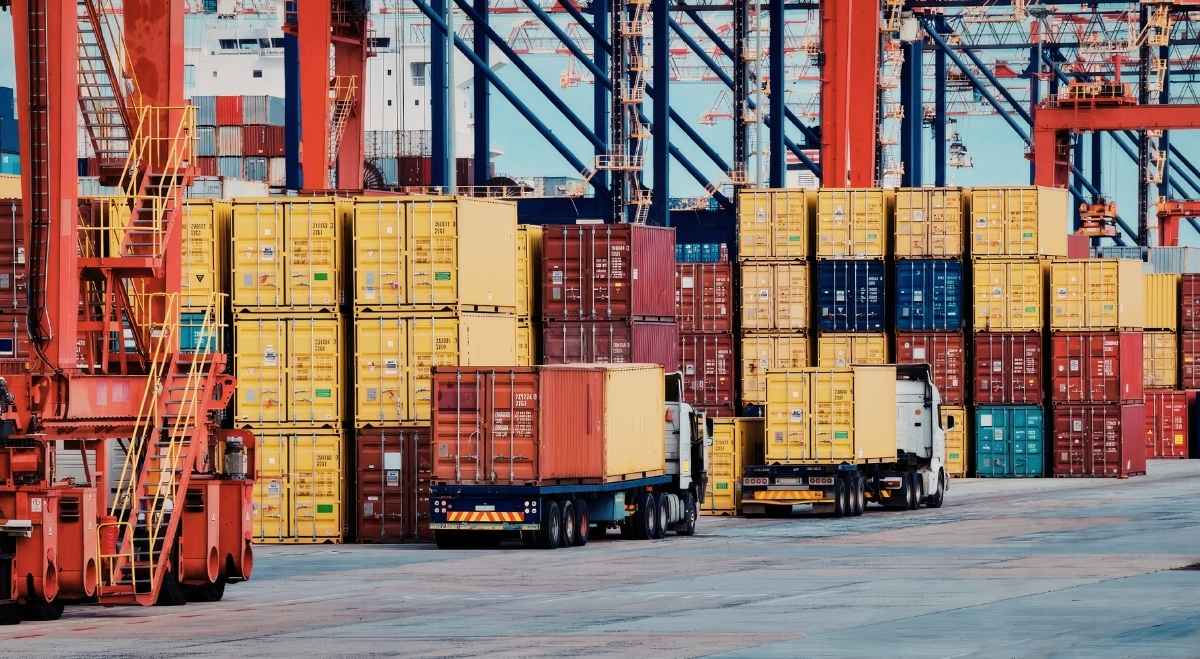 US Economic Update: Import Prices Rise, Housing Demand Rebounds Sharply