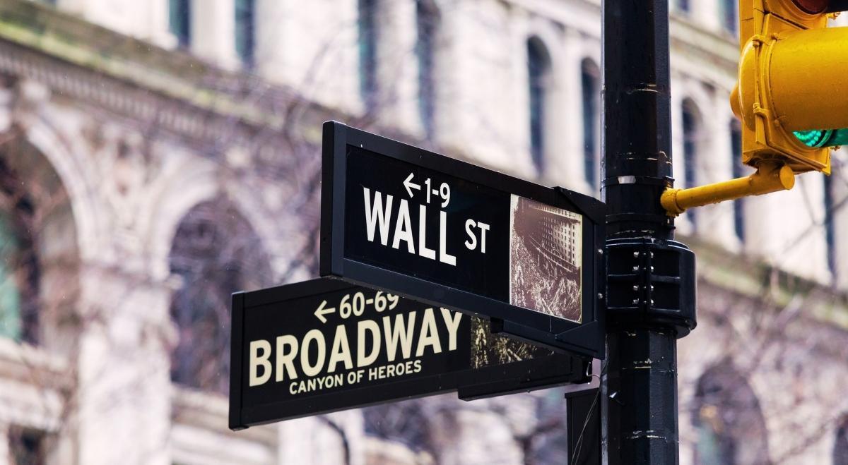 Tech Stocks Tumble as Netflix Plunges and Oil Surges Past $80: Dow Jones, S&P and Nasdaq Futures