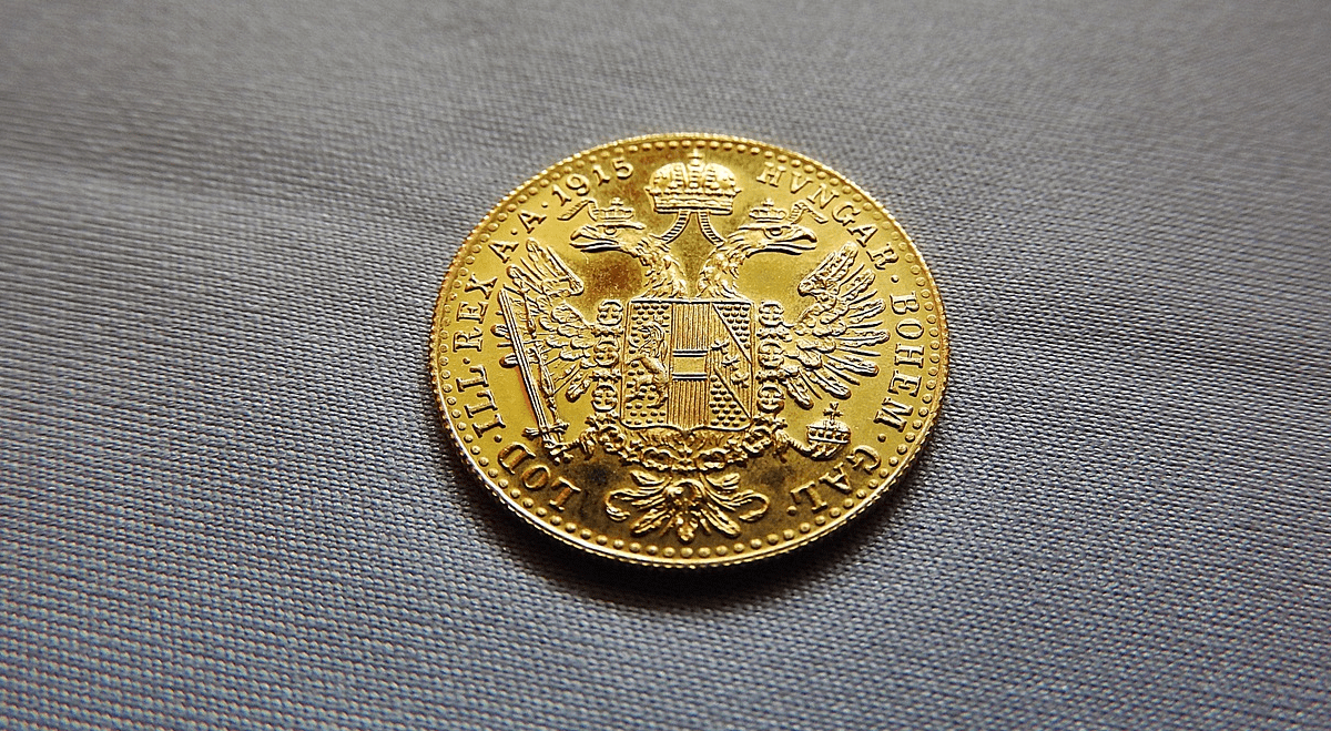 Gold returns above $4,400 as dollar weakens ahead of US inflation data