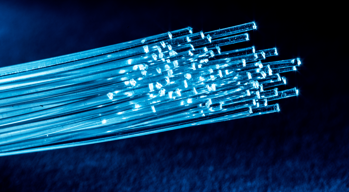 Corning Shares Rise on Multi-Billion-Dollar Verizon Fibre Agreement