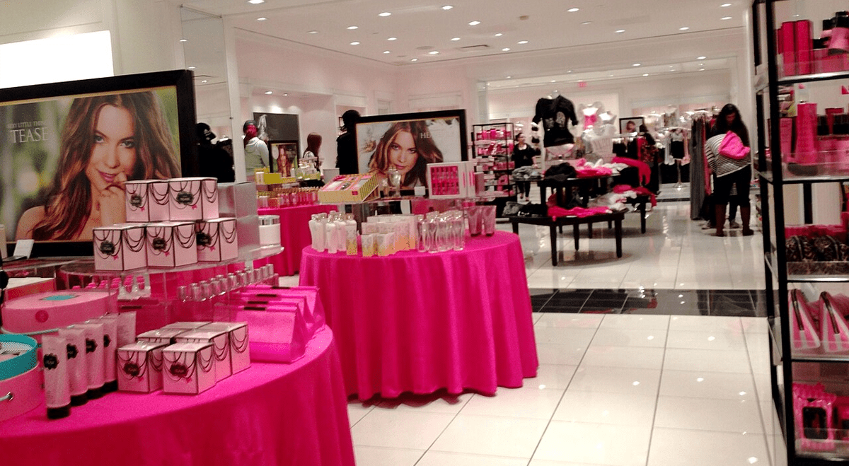 Victoria’s Secret Shares Fall After Q3 Operating Income Guidance Misses Estimates