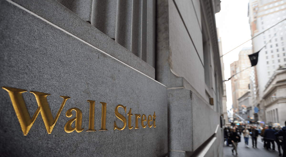 U.S. stock futures fall as Brent crude moves above $100: Dow Jones, S&P, Nasdaq, Wall Street