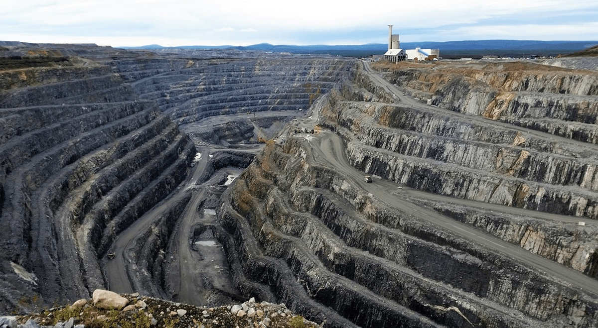 Copper Falls to Lowest Level in More Than a Week After China Data