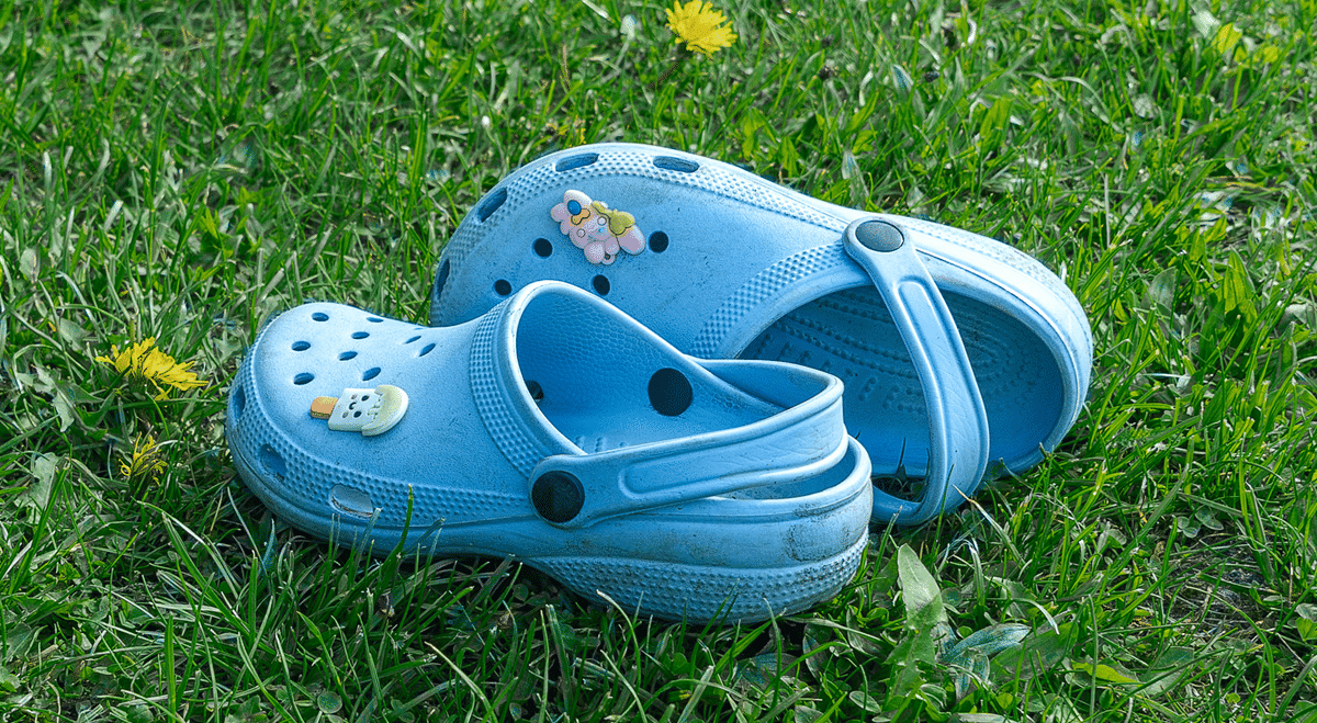 Crocs Shares Rise 19% as Q3 Revenue Reaches $1.04 Billion and 2026 Guidance Increases